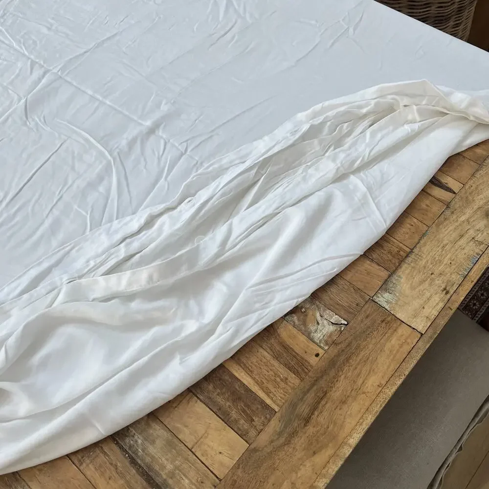 Pottery Barn Cal. King White Duvet Cover Lyocell Linen Button Closure